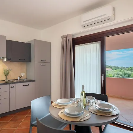 Rocce Rosse アパートホテル