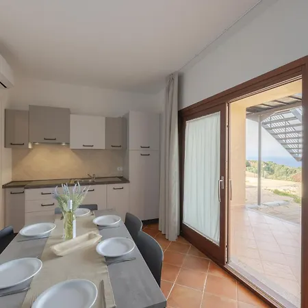 Rocce Rosse Aparthotel *