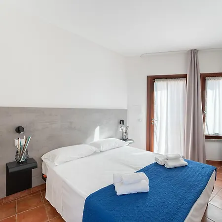 Rocce Rosse Aparthotel