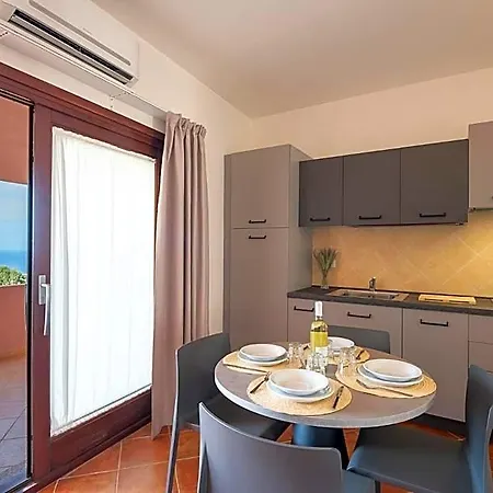 Lägenhetshotell Rocce Rosse 3*
